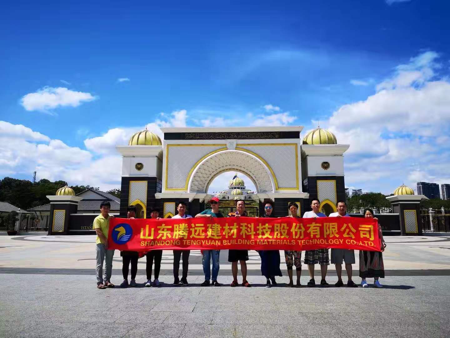 正值2019年春节到来之际，腾远集团组织部分员工参加新加坡-马来西亚-泰国为期一周的旅游